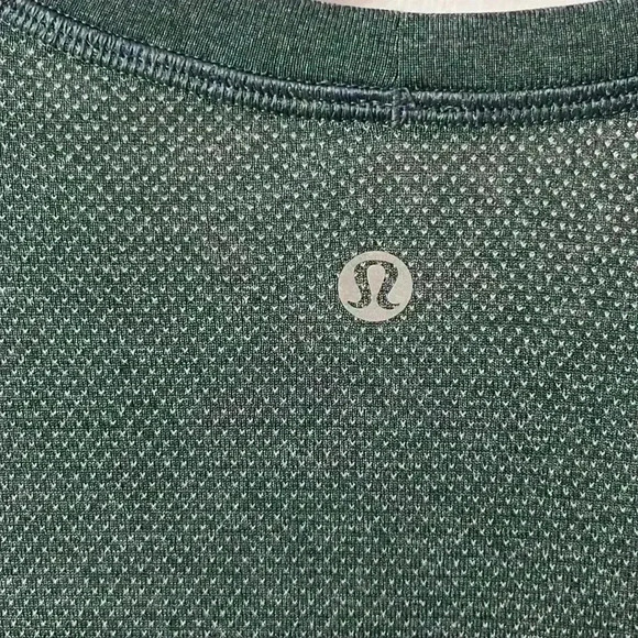 Lululemon Men’s Short-Sleeve Shirt - Picture 2 of 5